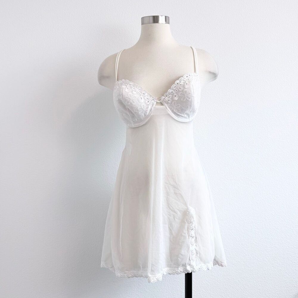Private Luxuries Y2K White Lace Retro Mini Slip Nightgown Coquette Large Bustier
